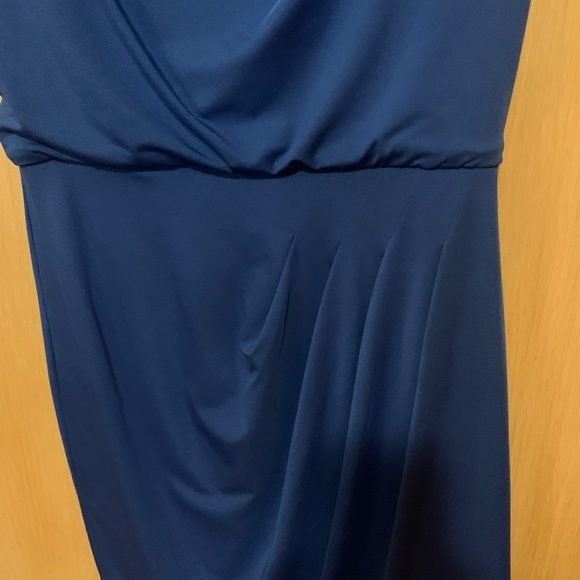 Dress - Picture 3 of 6